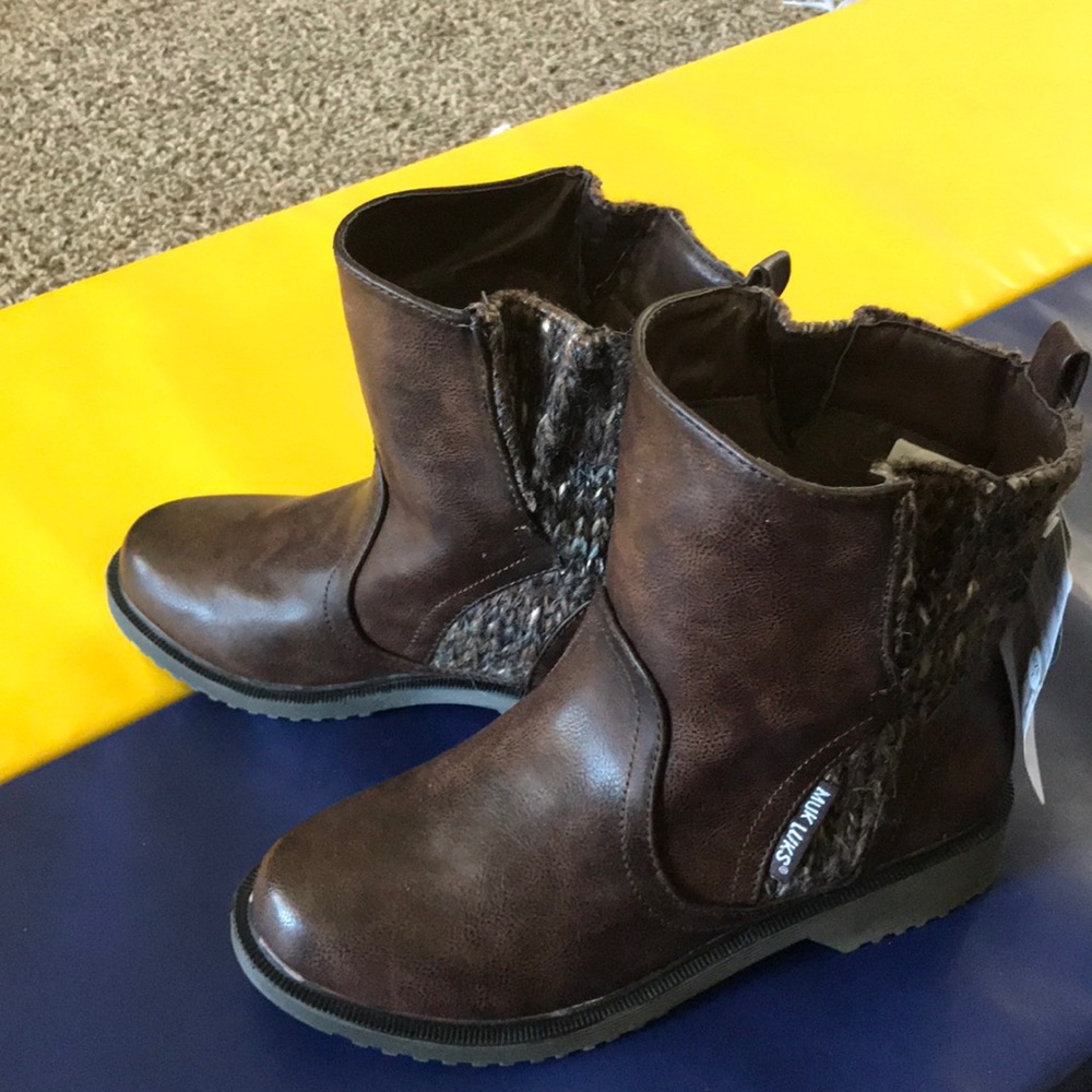 Muk Luks boots